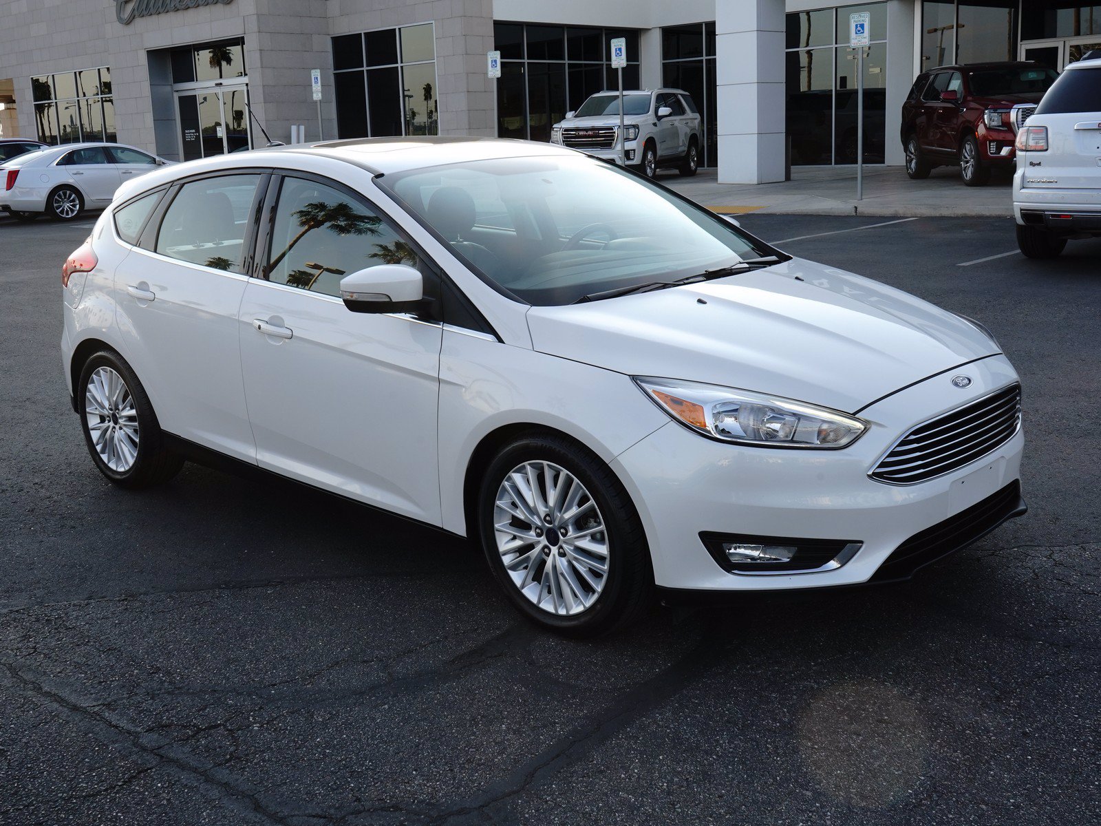 Pre-Owned 2015 Ford Focus Titanium Hatchback in Tucson #B32653A | Royal Kia